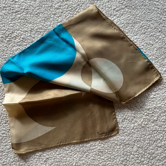 Designer Sally Gee vintage silk scarf - Picture 2 of 2